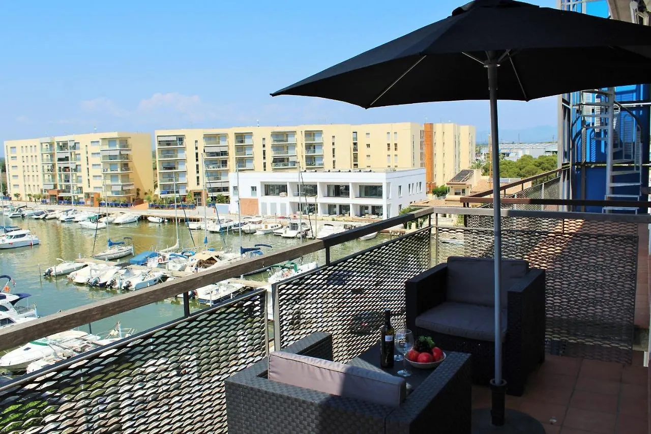 B. Marine Holidays Apartamento Rosas España