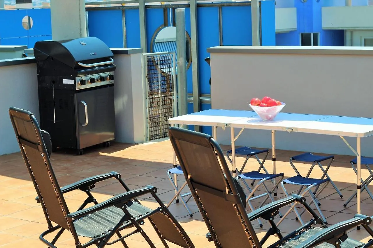 B. Marine Holidays Apartamento Rosas 0*,